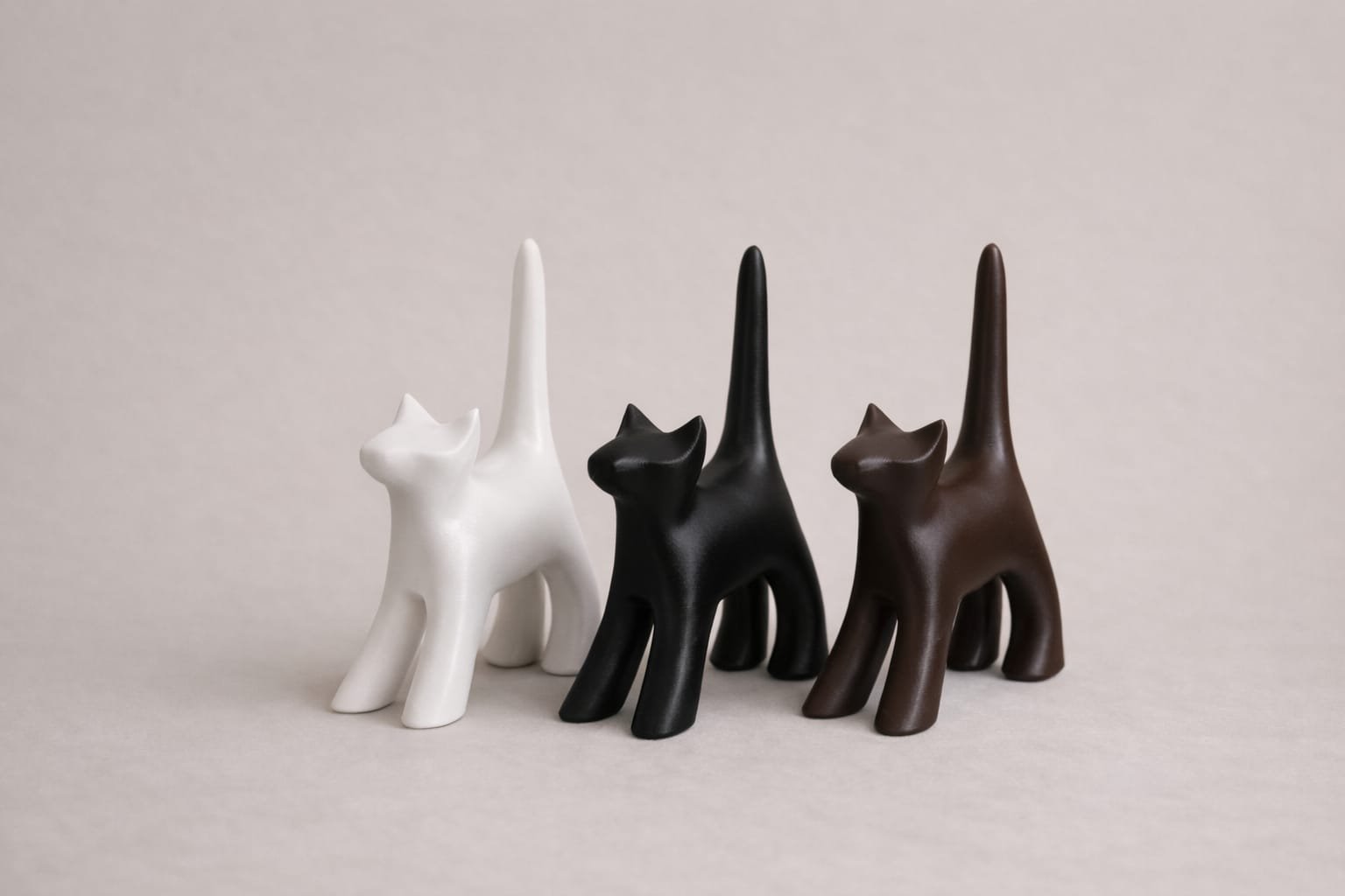 Trio Minimalista de Gatinhos